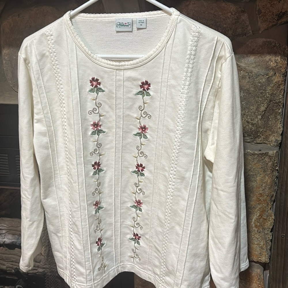 Haband Vintage Embroidered Floral Top Medium